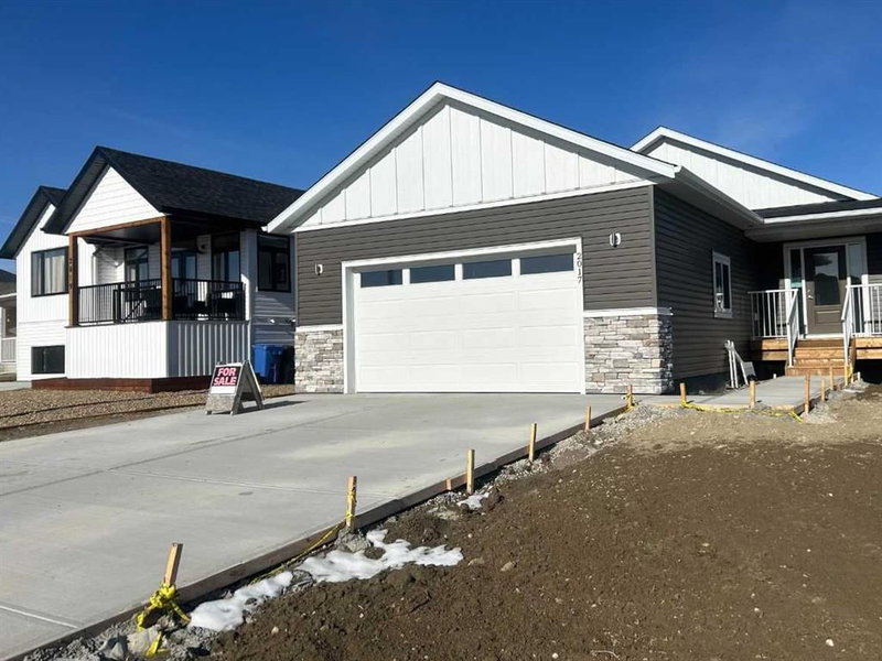 2017 30 Avenue, Nanton