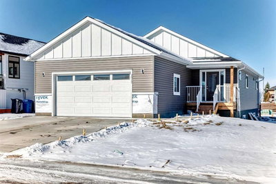 2017 30 Avenue | Nanton | Image