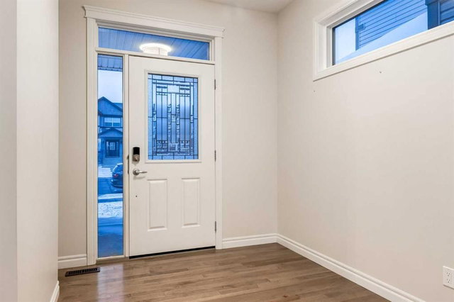 104 HILLCREST Avenue SW