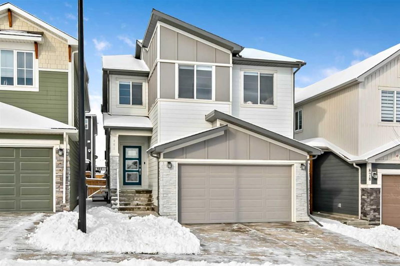 882 Bluerock Way SW, Calgary, T2Y0S5 | Image 2