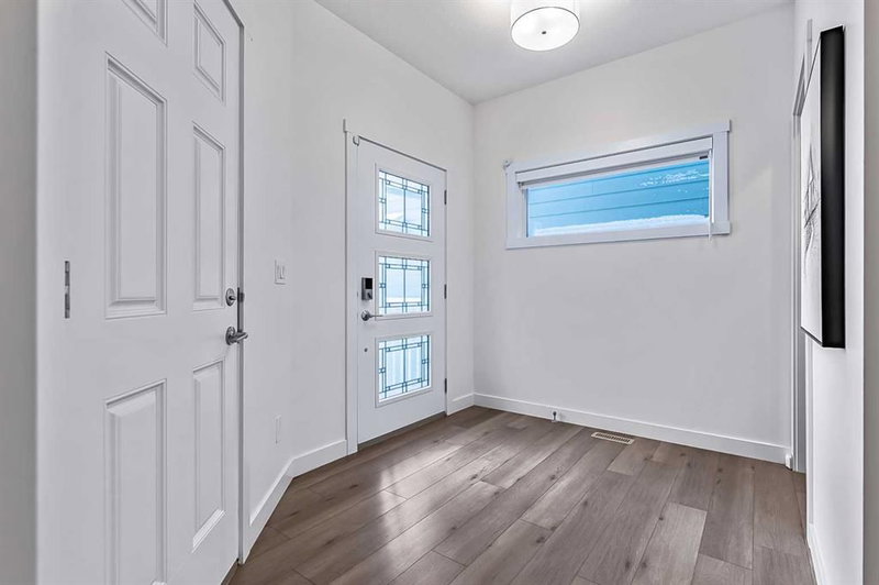 882 Bluerock Way SW, Calgary, T2Y0S5 | Image 3