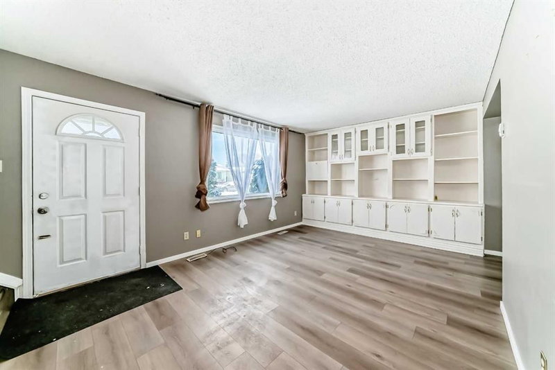 B1 - 35 Nash, Red Deer, T4P 1X9 | Image 3