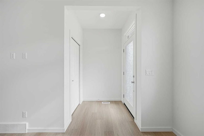 60 Savanna Place NE, Calgary, T3J 0X5 | Image 2