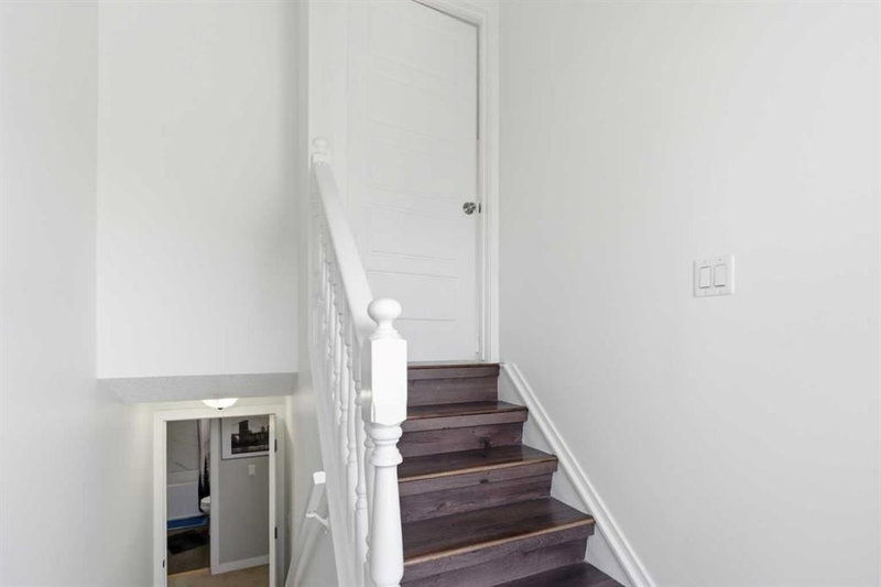 263 Doverview Crescent SE, Calgary, T2B1Y7 | Image 2