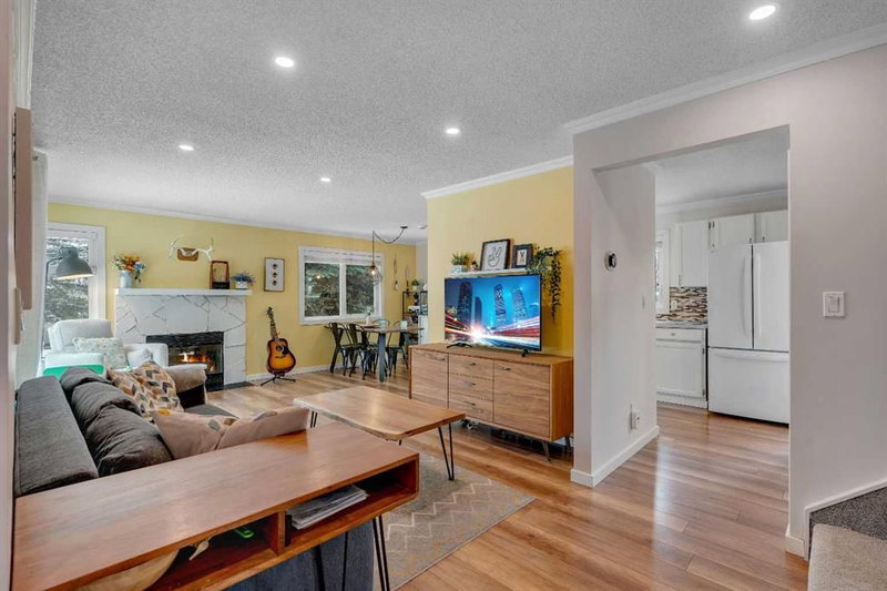 47 Deersaxon Road SE, Calgary, T2J 6T1 | Image 2