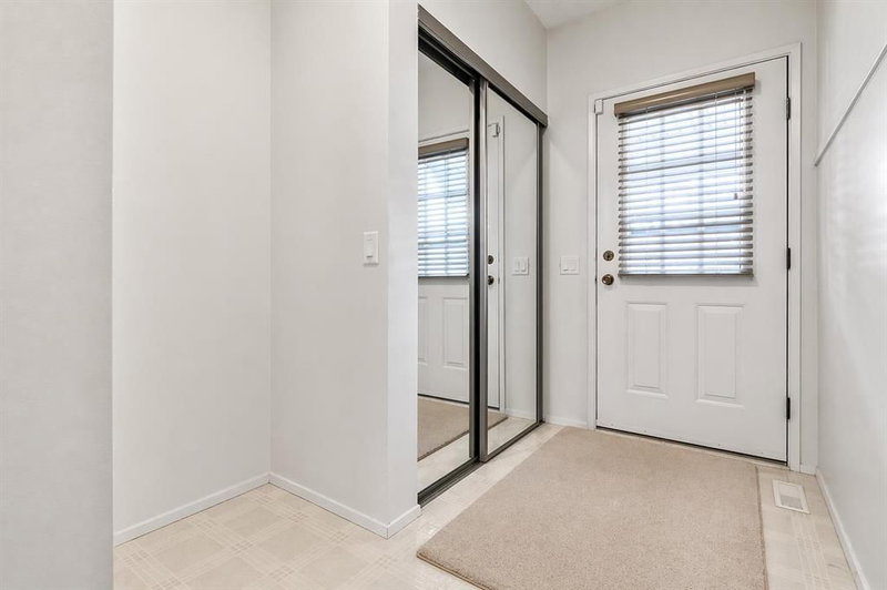 32 - 5019 46 Avenue SW, Calgary, T3E 6R1 | Image 2