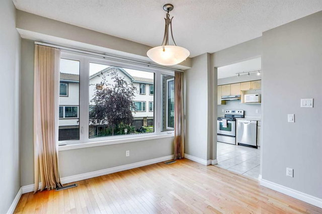 219 Coachway Lane SW