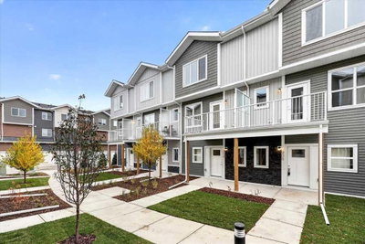 906 - 132 Red Embers Link NE