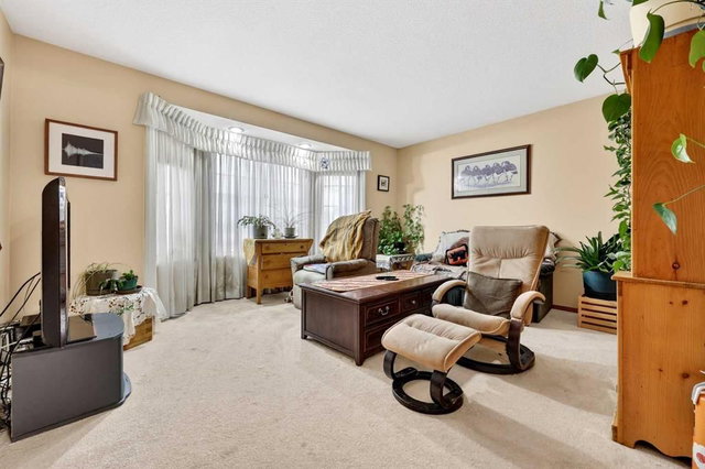 1124 Gleneagles Drive