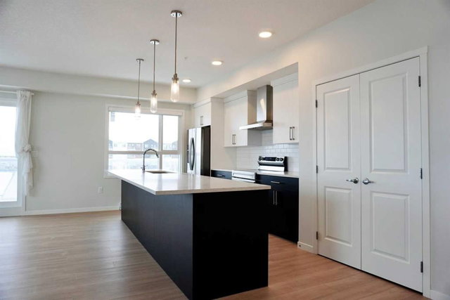 404 - 80 Carrington Plaza NW