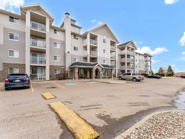 115 - 1648 Saamis Drive NW