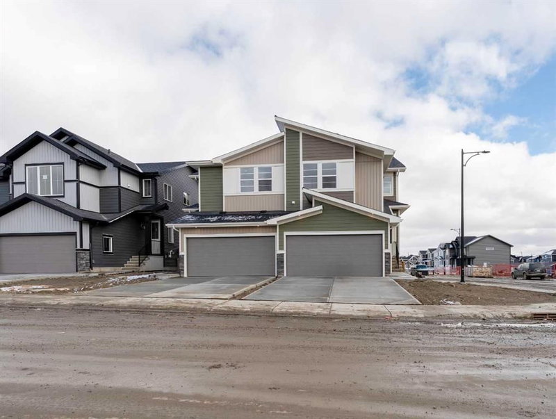 99 Waterford Mews, Chestermere, Alberta