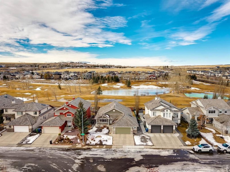 657 Woodside Court NW, Airdrie, T4B 2W2 | Image 2