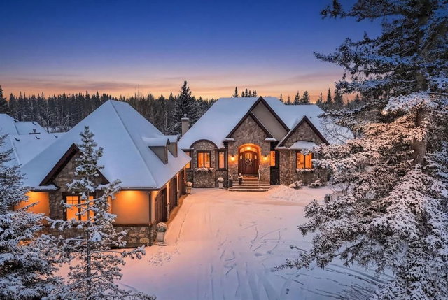 17 Hawks Landing Drive