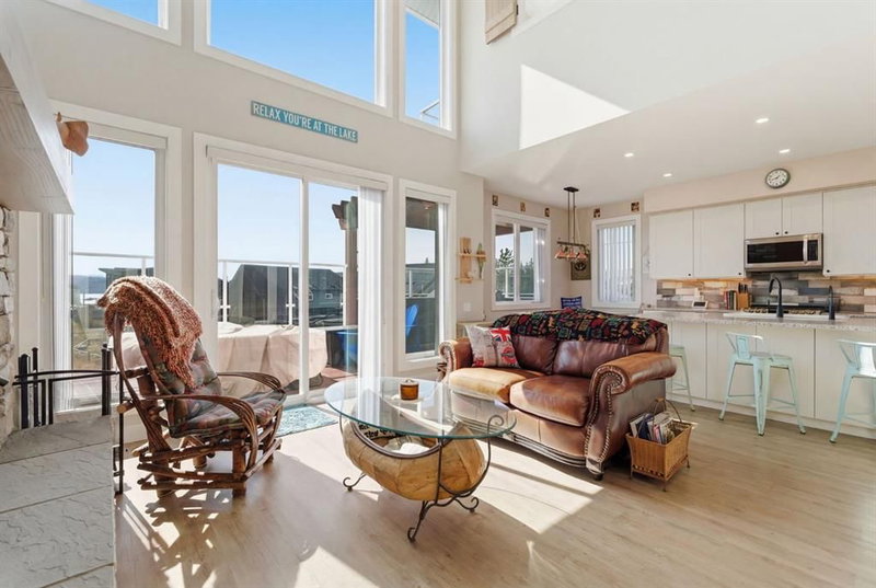 419 Cottageclub Cove, Rural Rocky View County, T4C 1B4 | Image 3