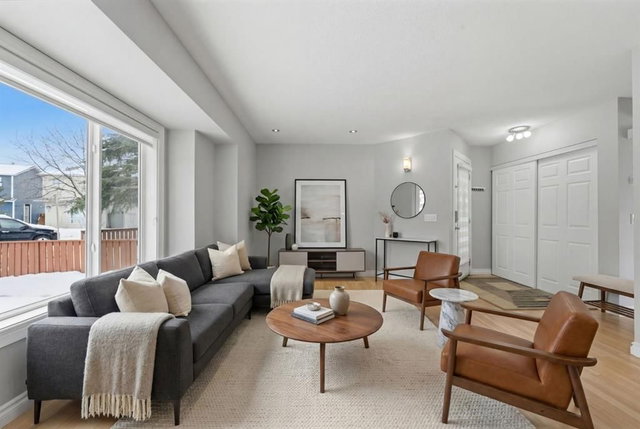 43 Martindale Court NE