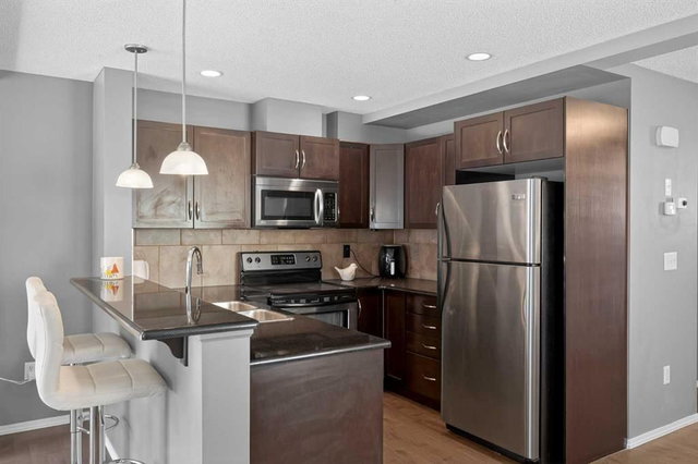 51 Country Village Villas NE