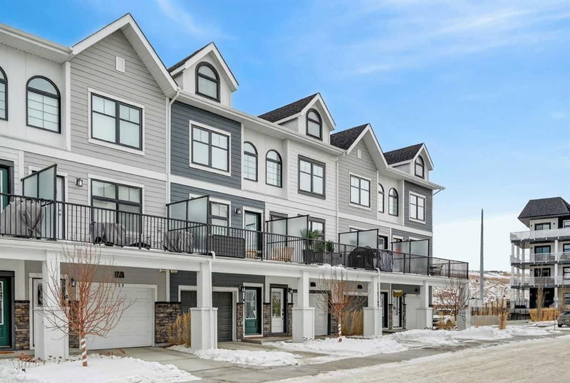 233 Les Jardins Park SE, Calgary, T2C 5V3 | Image 2