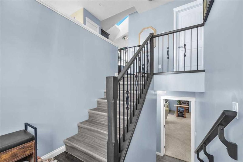 301 McLeod Crescent, Diamond Valley, T0L2A0 | Image 3