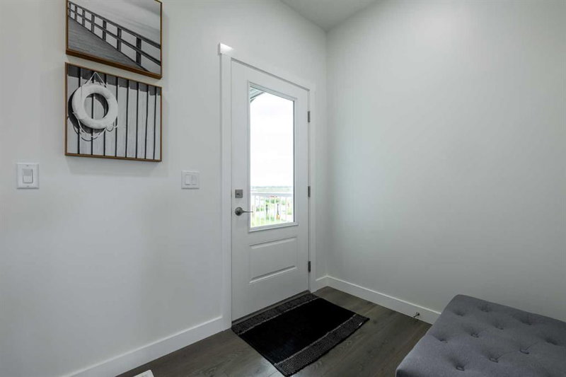 300 Edgefield Close