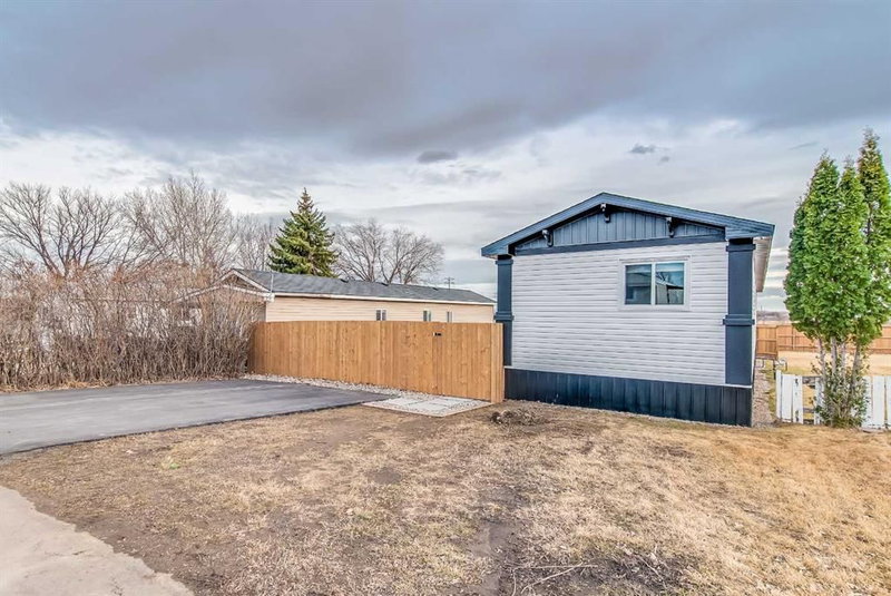 134 - 4000 13th Avenue SE, Medicine Hat, T1B 1J3 | Image 2