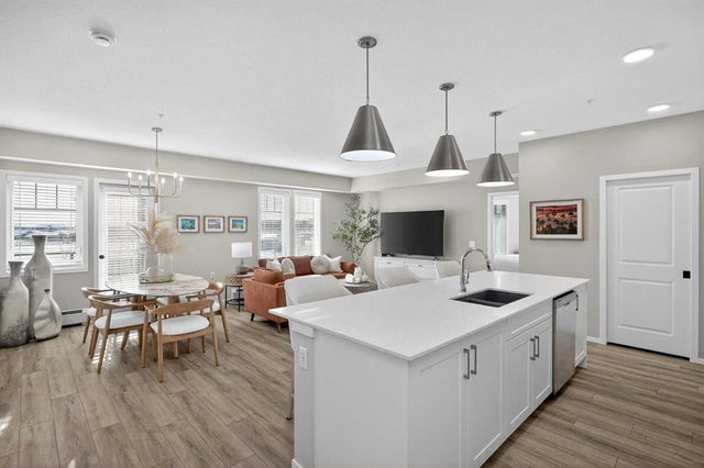 214 - 140 Mahogany Street SE