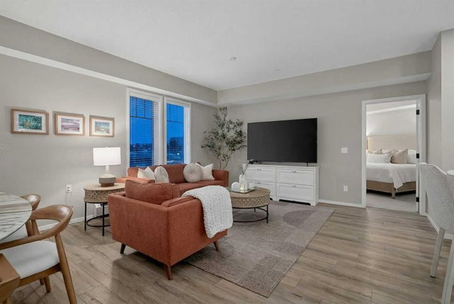 214 - 140 Mahogany Street SE