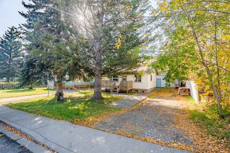 6507 34 Avenue NW, Calgary, T3B1M9 | Image 2