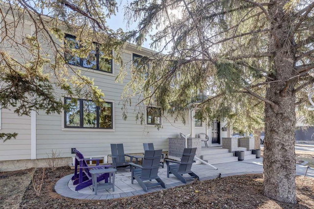 4334 Passchendaele Road SW