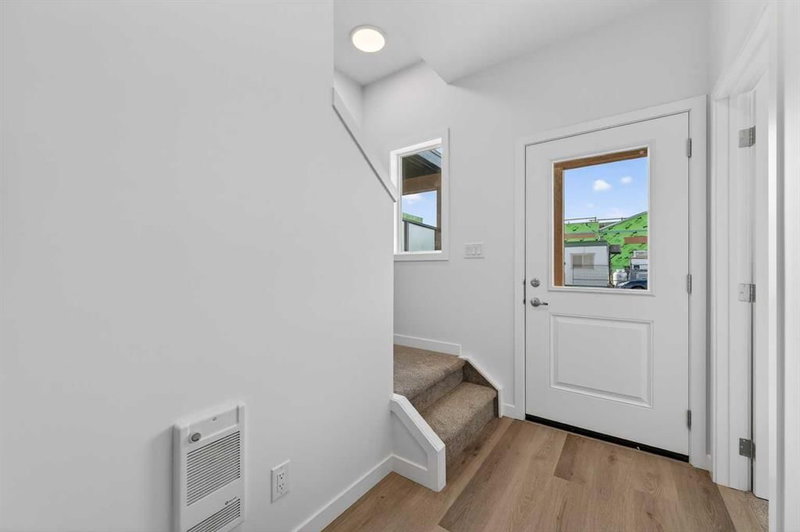 32 Red Embers Plaza NE, Calgary, T3N 2W1 | Image 3