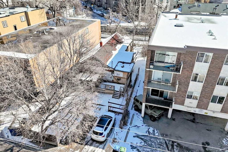 629 9A Street NW, Calgary, T2n 1T9 | Image 2