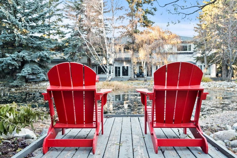 4037 42 Street NW #239, Calgary, Alberta