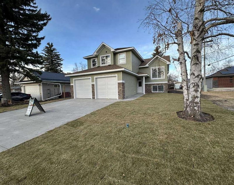 5518 52 Street, Olds, Alberta