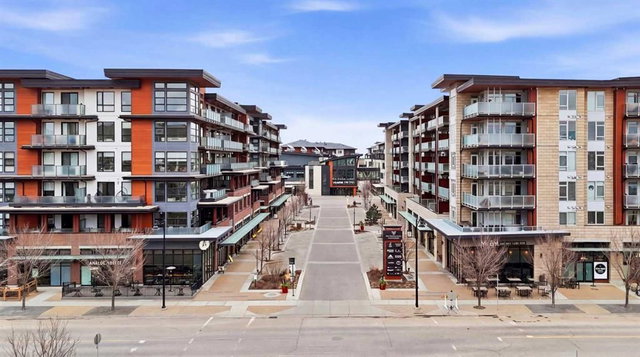 132 - 122 Mahogany Centre SE