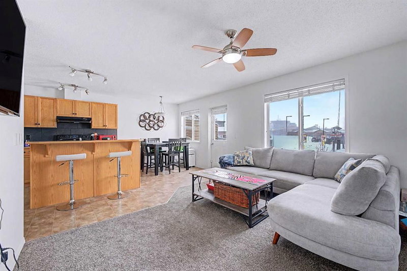 102 - 800 Yankee Valley Boulevard SE, Airdrie, T4A 2L1 | Image 2