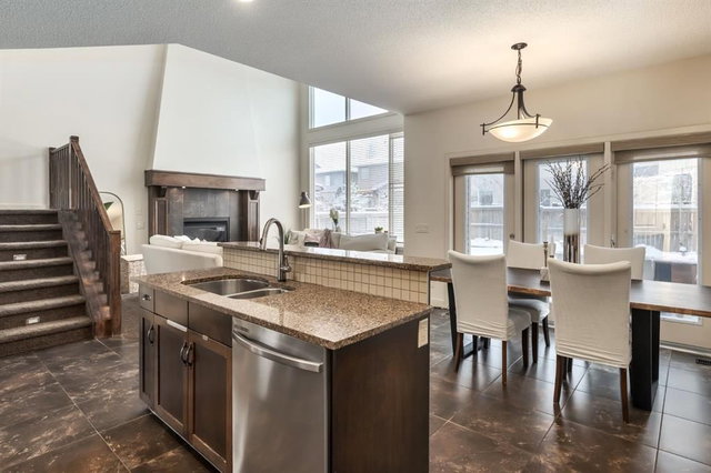 141 Chapalina Heights SE