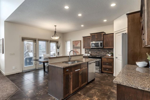 141 Chapalina Heights SE