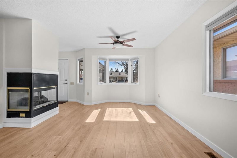 2640 Dovely Court SE, Calgary, T2B3G6 | Image 2