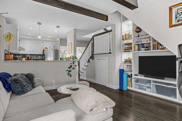 9 - 420 Squirrel Street