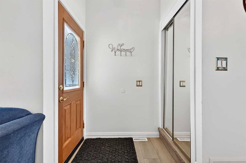 236 Mckerrell Way SE, Calgary, T2Z 1N8 | Image 3