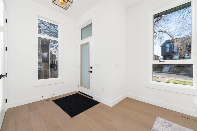 1444 43 Street SW, Calgary, T3C 2A2 | Image 2