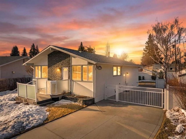 5934 41 Street Crescent