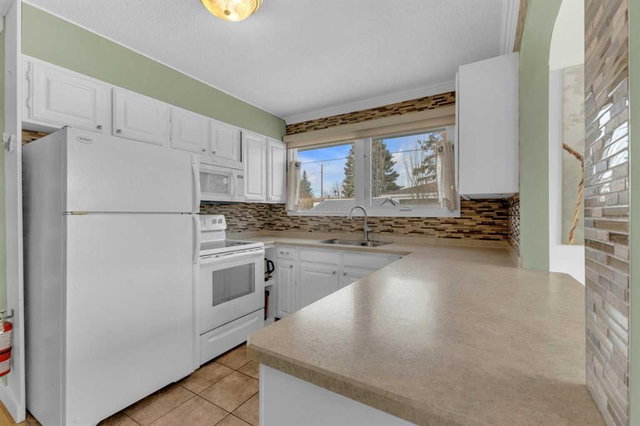 5934 41 Street Crescent