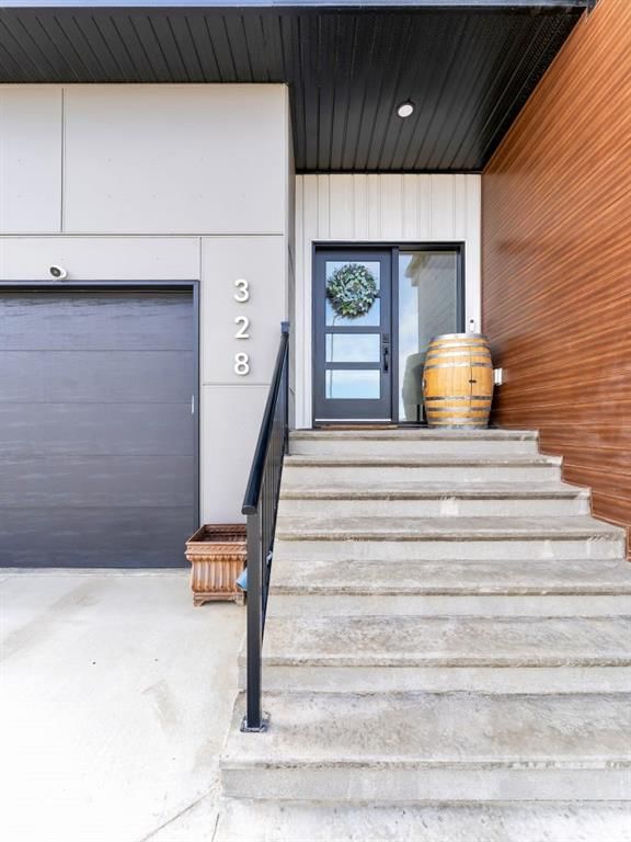 328 Coulee Ridge Drive SW