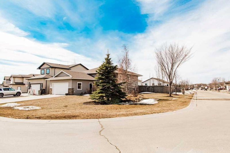 6022 O'Brien Lake Crescent, Grande Prairie, T8W 0H5 | Image 2