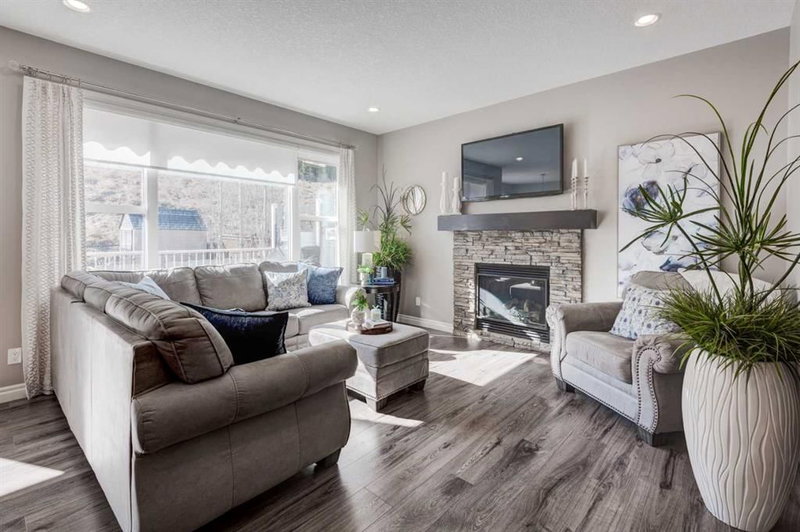 255 Riviera Way, Cochrane, T4C 0Z2 | Image 2