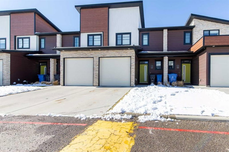 5 - 418 Highlands Boulevard W, Lethbridge, T1J 5K5 | Image 2