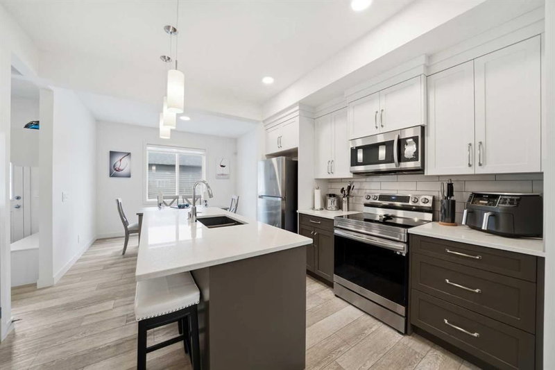 171 Wolf Creek Avenue SE, Calgary, T2X 4V1 | Image 2