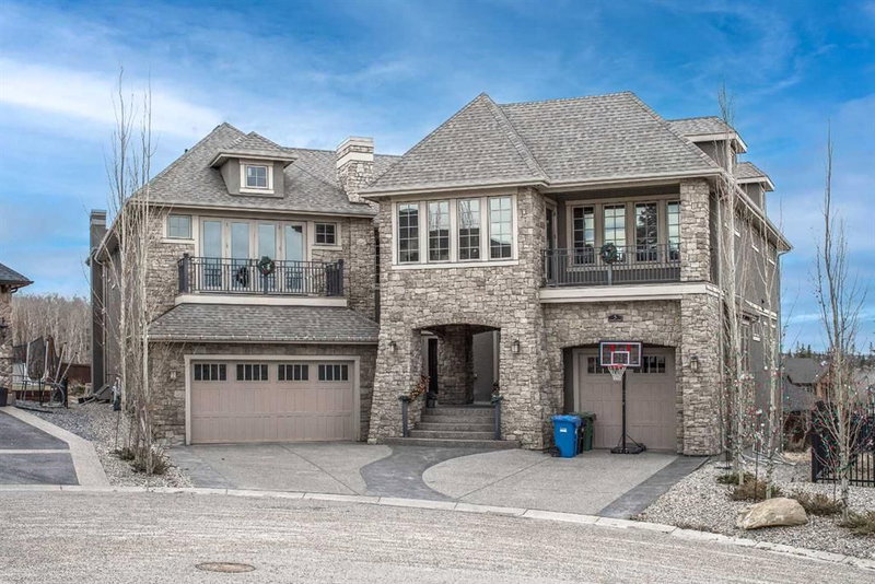 5 Elveden Point SW, Calgary, Alberta