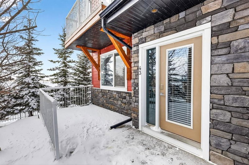 43 - 111 Rainbow Falls Gate, Chestermere, T1X 0Z5 | Image 2